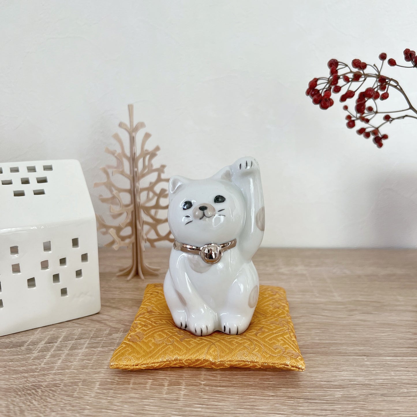 招き猫様用 金襴座布団 花唐草模様