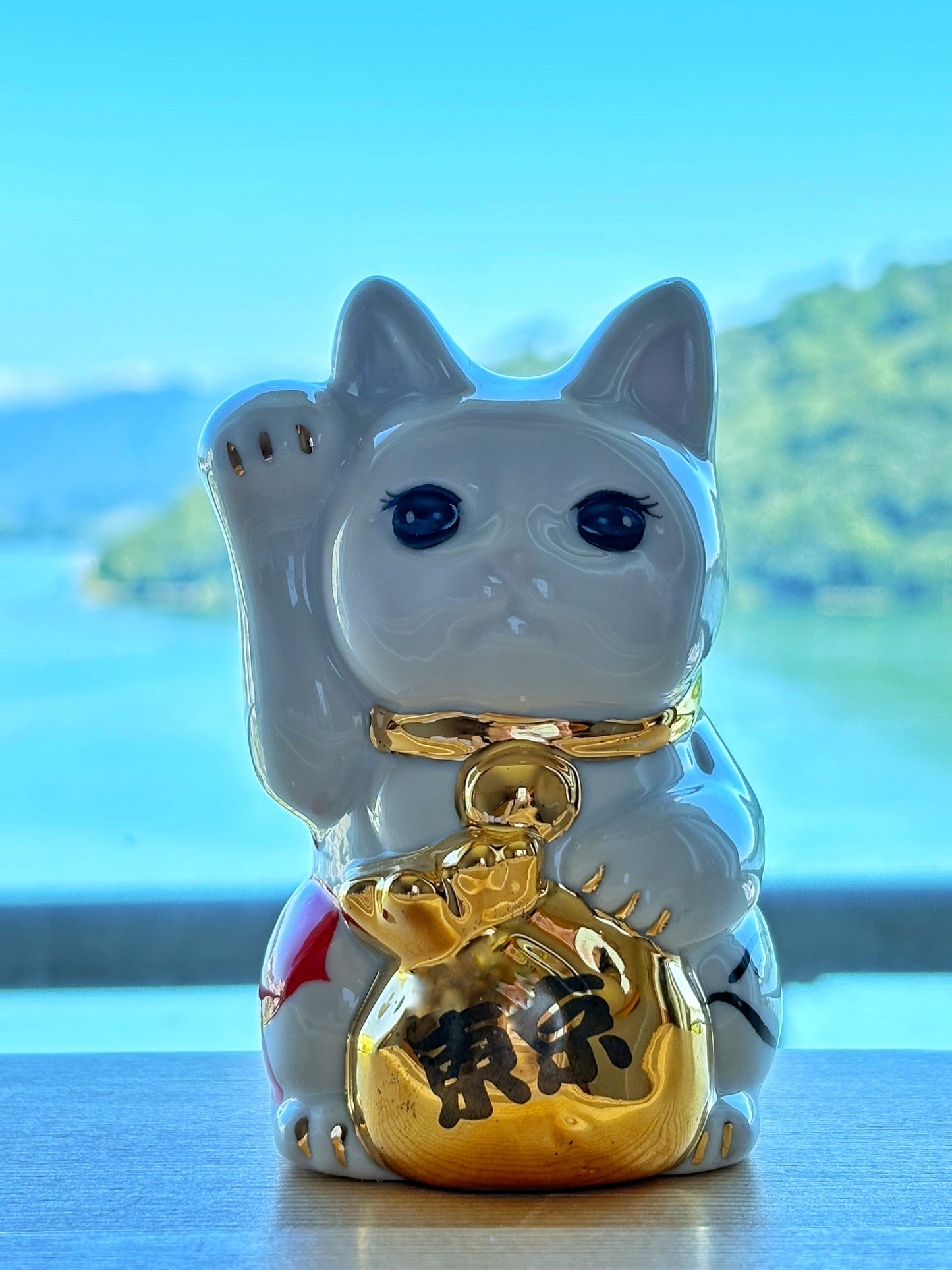 金運に特化した『金着招き猫™︎』 金襴座布団と同時にカートに入れると300円OFF