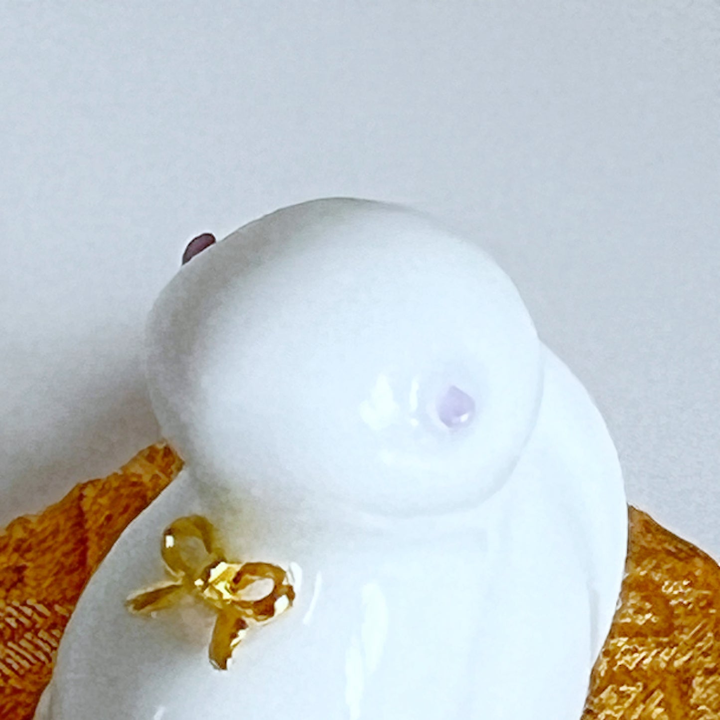 【縁起が良い白蛇】へびが苦手な店長が作ったヘビの置物「Me-!」