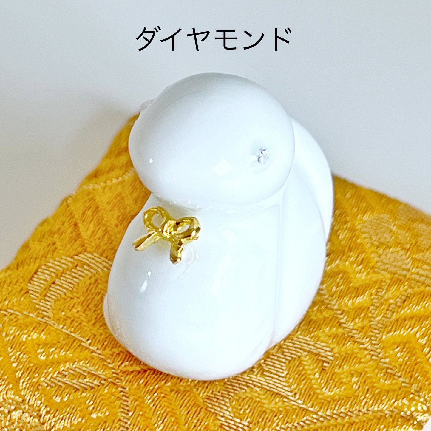 【縁起が良い白蛇】へびが苦手な店長が作ったヘビの置物「Me-!」