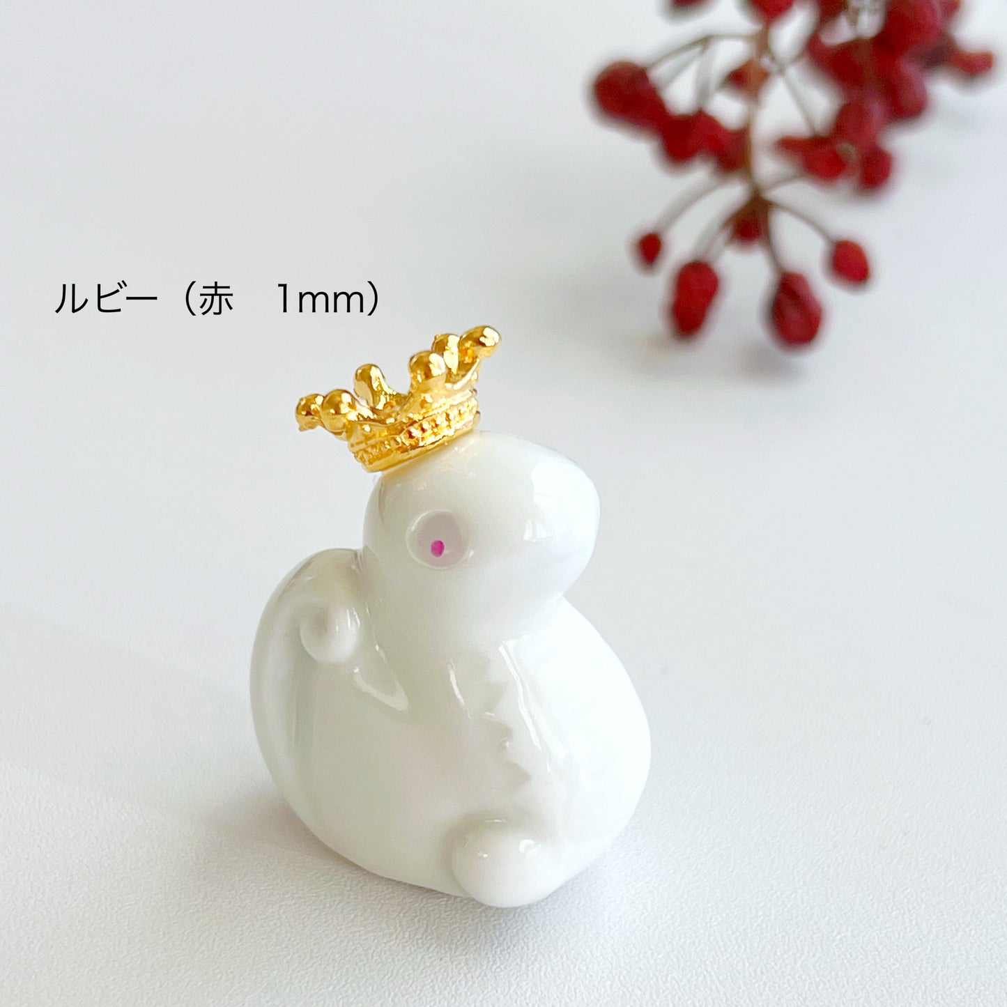 【縁起が良い白蛇】へびが苦手な店長が作ったヘビの置物「Me-!」