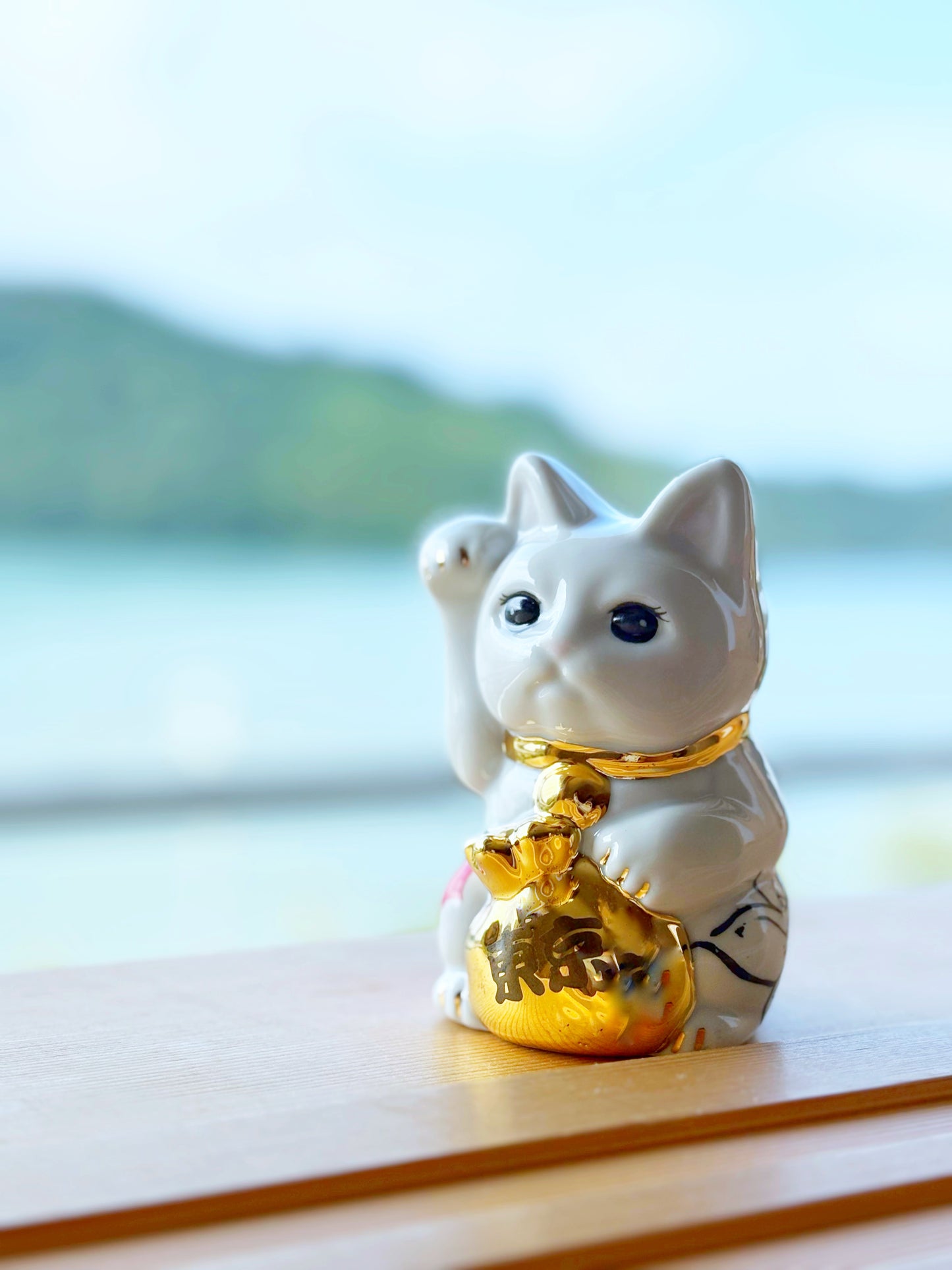 金運に特化した『金着招き猫™︎』 金襴座布団と同時にカートに入れると300円OFF