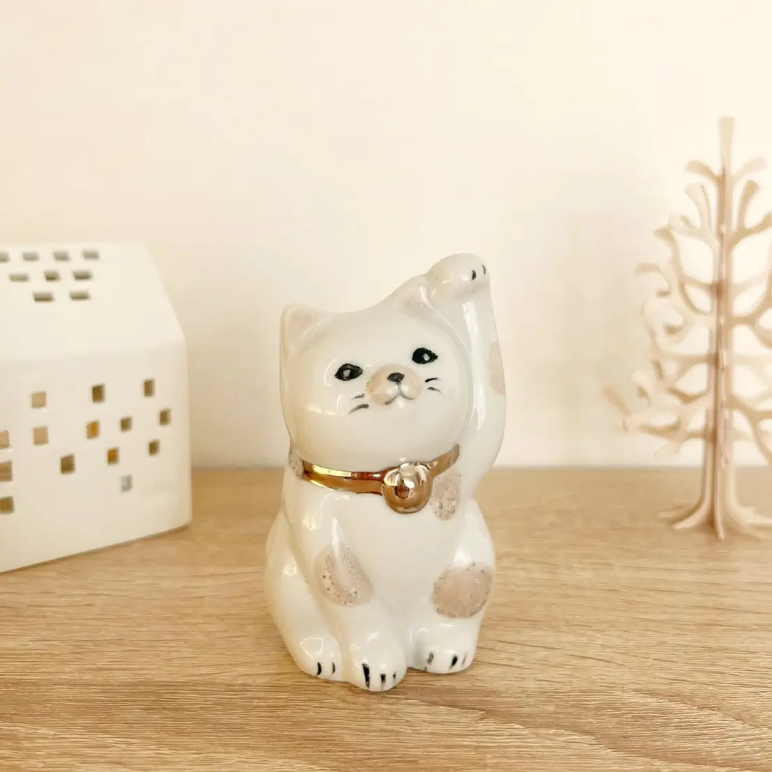 【招き猫1番人気】幸せ招き猫!ベージュのぶちの九谷焼招き猫!金ぶちちゃんと銀ぶちちゃん