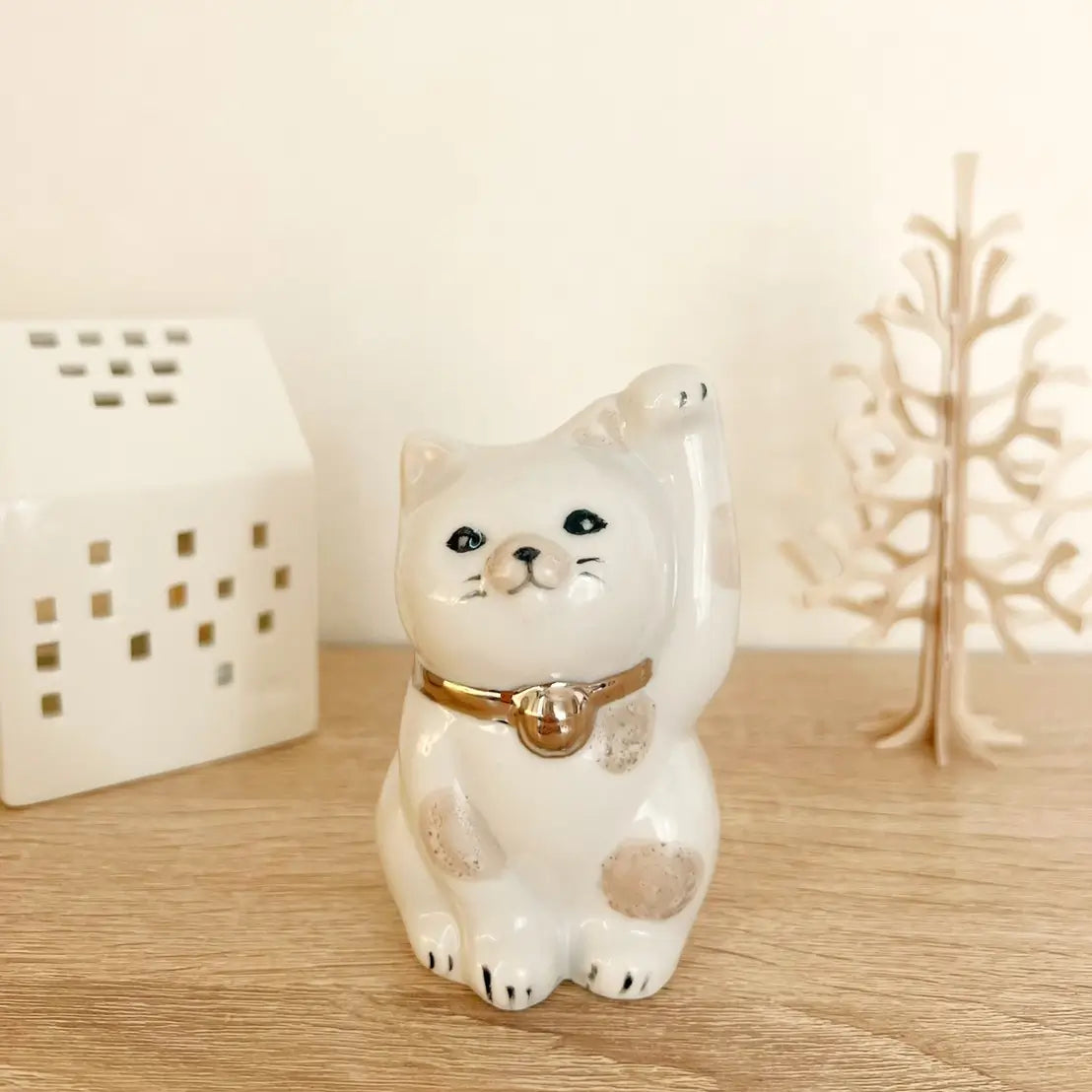 【招き猫1番人気】幸せ招き猫!ベージュのぶちの九谷焼招き猫!金ぶちちゃんと銀ぶちちゃん