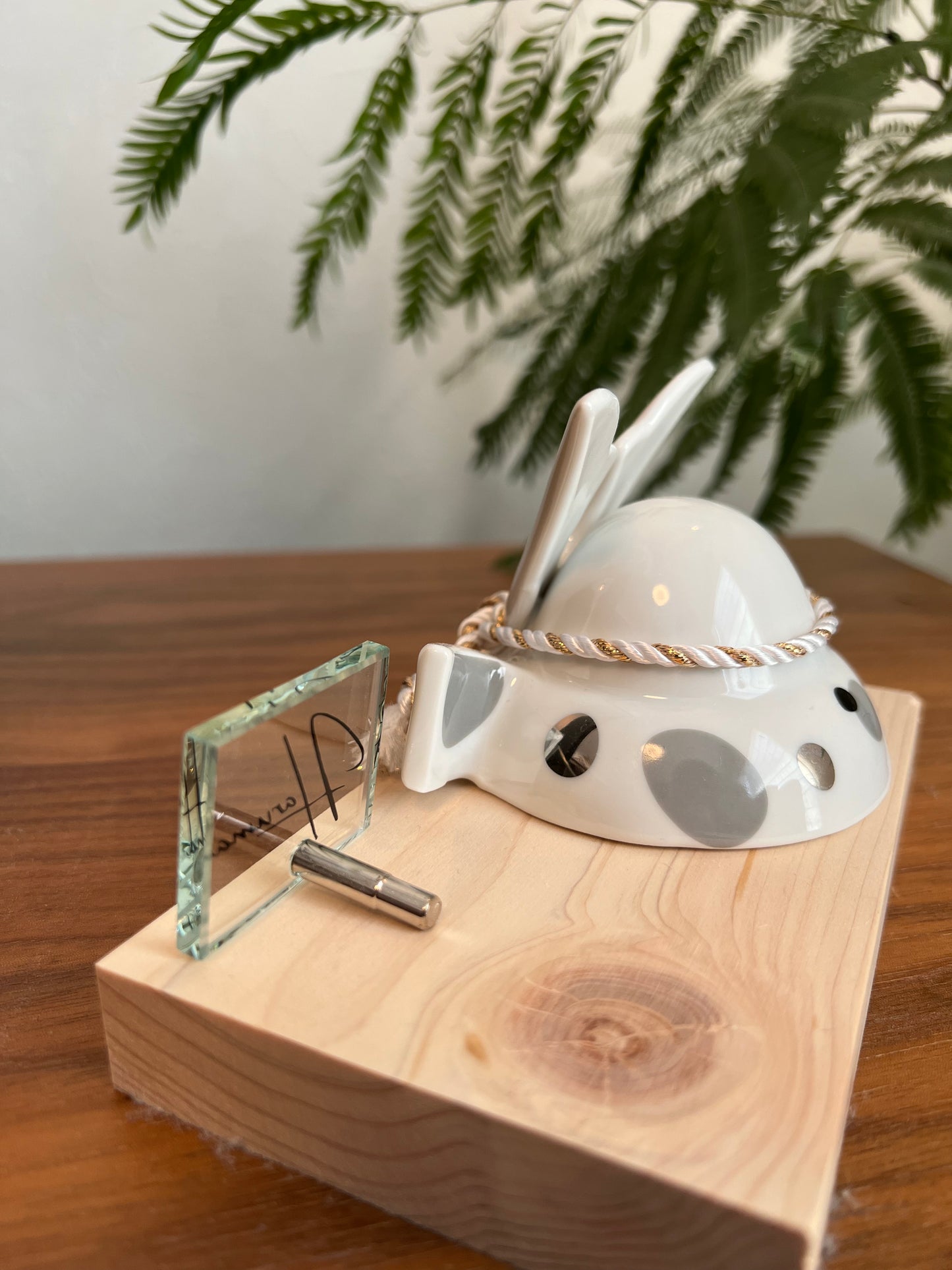 グレー✖︎プラチナ おしゃれでスタイリッシュな小さな兜